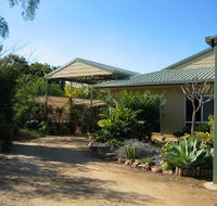 Olas Holiday House - VIC Tourism