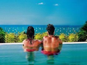 At Waters Edge Resort - VIC Tourism 0