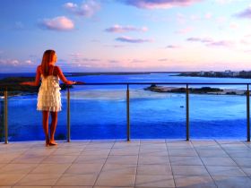 Monaco Apartments - VIC Tourism 0