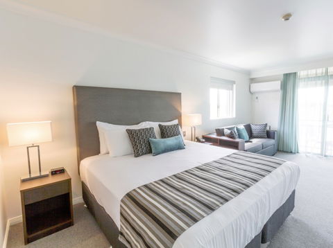 Ramada Hotel Hope Harbour - VIC Tourism 2