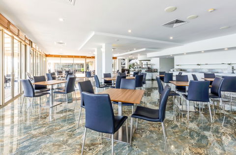 Ramada Hotel Hope Harbour - VIC Tourism 3