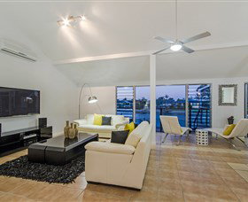 Kurrawa Cove At Vogue Holiday Homes - VIC Tourism 1