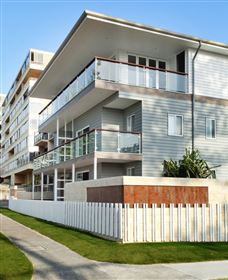 Bujerum Apartments On Burleigh - VIC Tourism 0