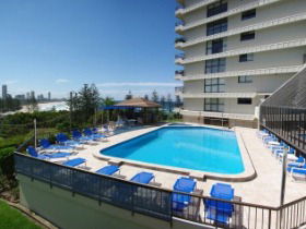 Gemini Court Holiday Apartments - VIC Tourism 1