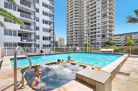 Sandpiper Apartments Broadbeach - VIC Tourism 3
