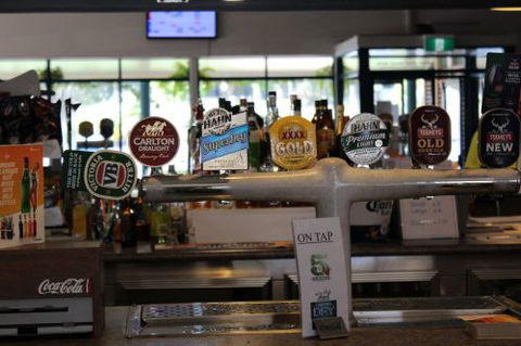 Bonny Hills Beach Hotel - VIC Tourism 5