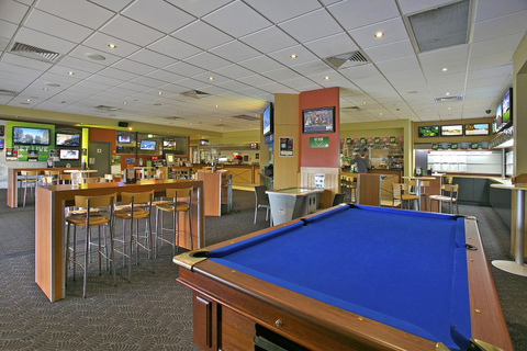 Lakeside Village Tavern - VIC Tourism 12