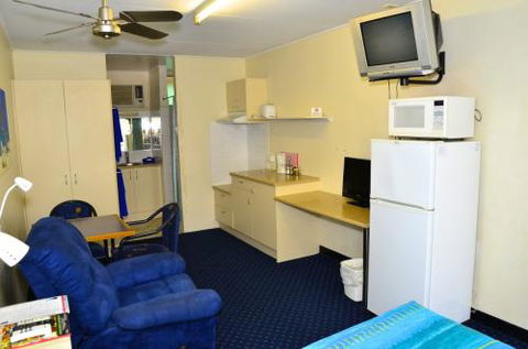 Fourth Avenue Motor Inn - VIC Tourism 30