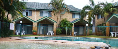 Aqua Villa Holiday Apartments - VIC Tourism 0
