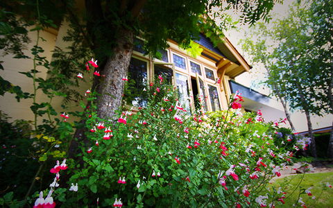 Cotswold Gardens Armidale - VIC Tourism 2