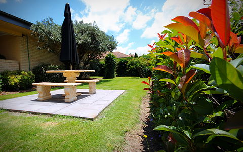 Cotswold Gardens Armidale - VIC Tourism 5