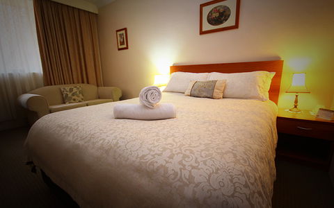 Cotswold Gardens Armidale - VIC Tourism 7