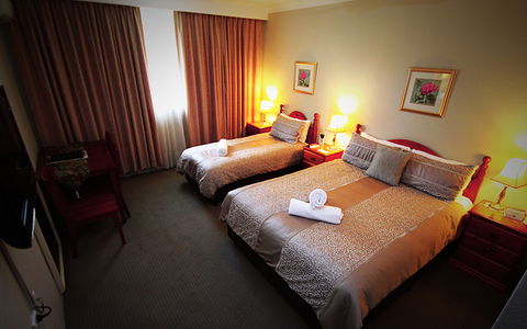 Cotswold Gardens Armidale - VIC Tourism 8