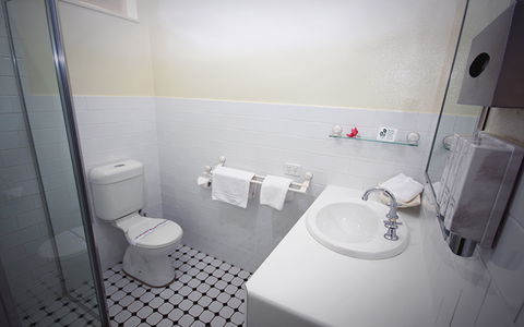 Cotswold Gardens Armidale - VIC Tourism 11