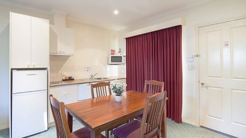 BEST WESTERN Crystal Inn - VIC Tourism 1