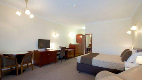 BEST WESTERN Golden Grain Motor Inn - VIC Tourism 1
