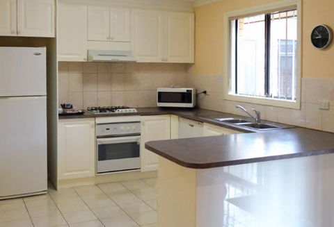 BEST WESTERN Fawkner Airport Motor Inn And Serviced Apartments - VIC Tourism 4