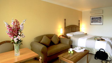 Best Western Plus The Tudor Box Hill - VIC Tourism 1