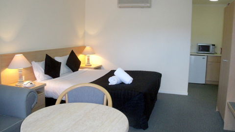 BEST WESTERN Sandown Heritage Motel - VIC Tourism 1