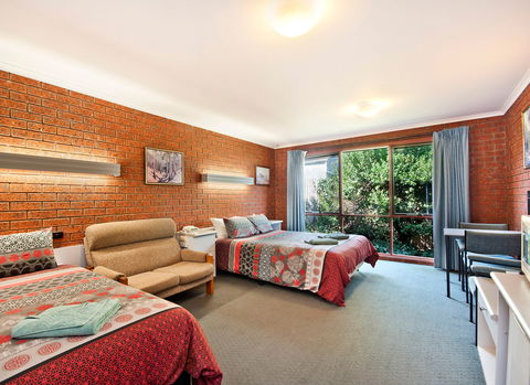 BEST WESTERN Whalers Rest Motor Inn - VIC Tourism 1