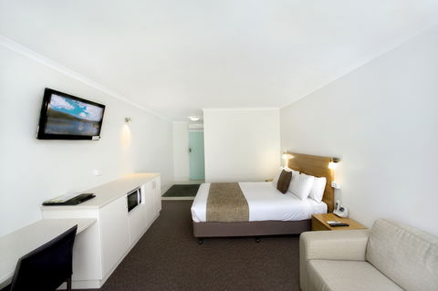 Admiralty Inn - VIC Tourism 0