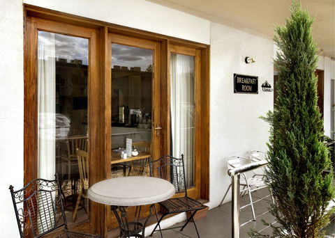 Admiralty Inn - VIC Tourism 2