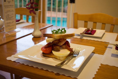 Admiralty Inn - VIC Tourism 3