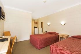 Nambour Lodge Motel - VIC Tourism 3
