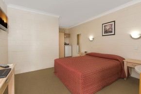 Nambour Lodge Motel - VIC Tourism 5