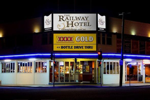 Railway Hotel - VIC Tourism 4