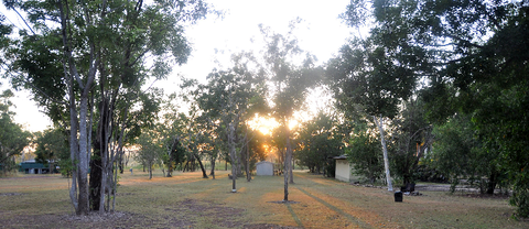 The Bark Hut Inn - VIC Tourism 6