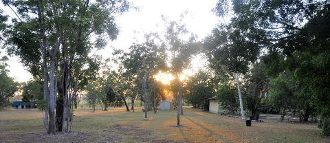 The Bark Hut Inn - VIC Tourism 16
