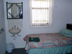 Yarloop Hotel - VIC Tourism 0
