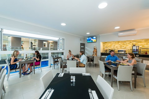 Athena Motel Apartments - VIC Tourism 3