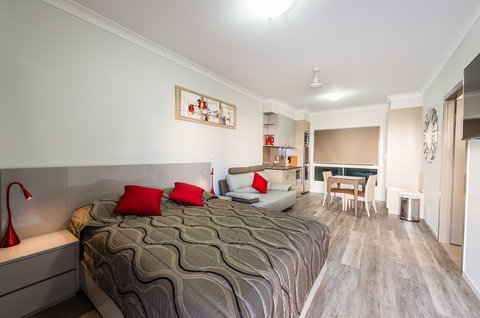 Athena Motel Apartments - VIC Tourism 7