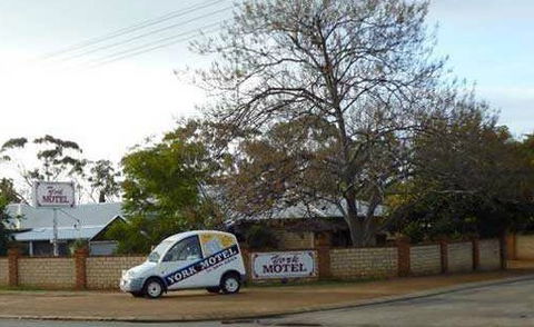 York Motel - VIC Tourism 0