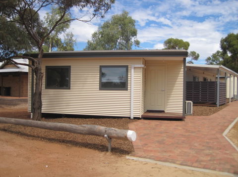 Kondinin Caravan Park - VIC Tourism 3