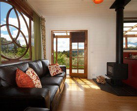 Elvenhome Farm Cottage - VIC Tourism 0