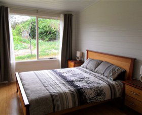 Elvenhome Farm Cottage - VIC Tourism 3