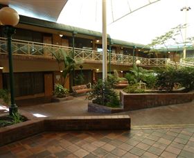 Mayfair Plaza Motel - VIC Tourism 0