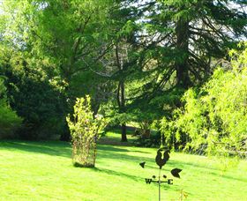 RED ROOSTER HOST FARM - VIC Tourism 5