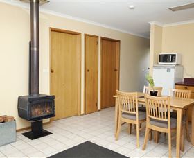 Bruny Island Explorers Cottages - VIC Tourism 3