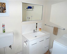 Ashwood Apartments - Bellerive - VIC Tourism 1