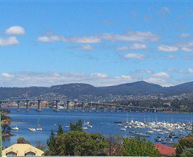 Ashwood Apartments - Lindisfarne - VIC Tourism 0
