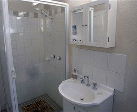 Ashwood Apartments - Lindisfarne - VIC Tourism 5