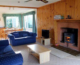 Castaway Cottage - VIC Tourism 1