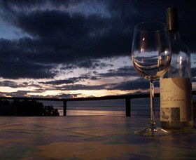 Larus Waterfront Cottage - VIC Tourism 1