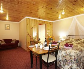 Northeast Restawhile B&B - VIC Tourism 3