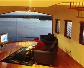 Wheelhouse Apartments - VIC Tourism 1