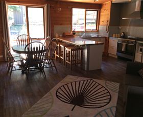 Mole Creek Holiday Village - VIC Tourism 0